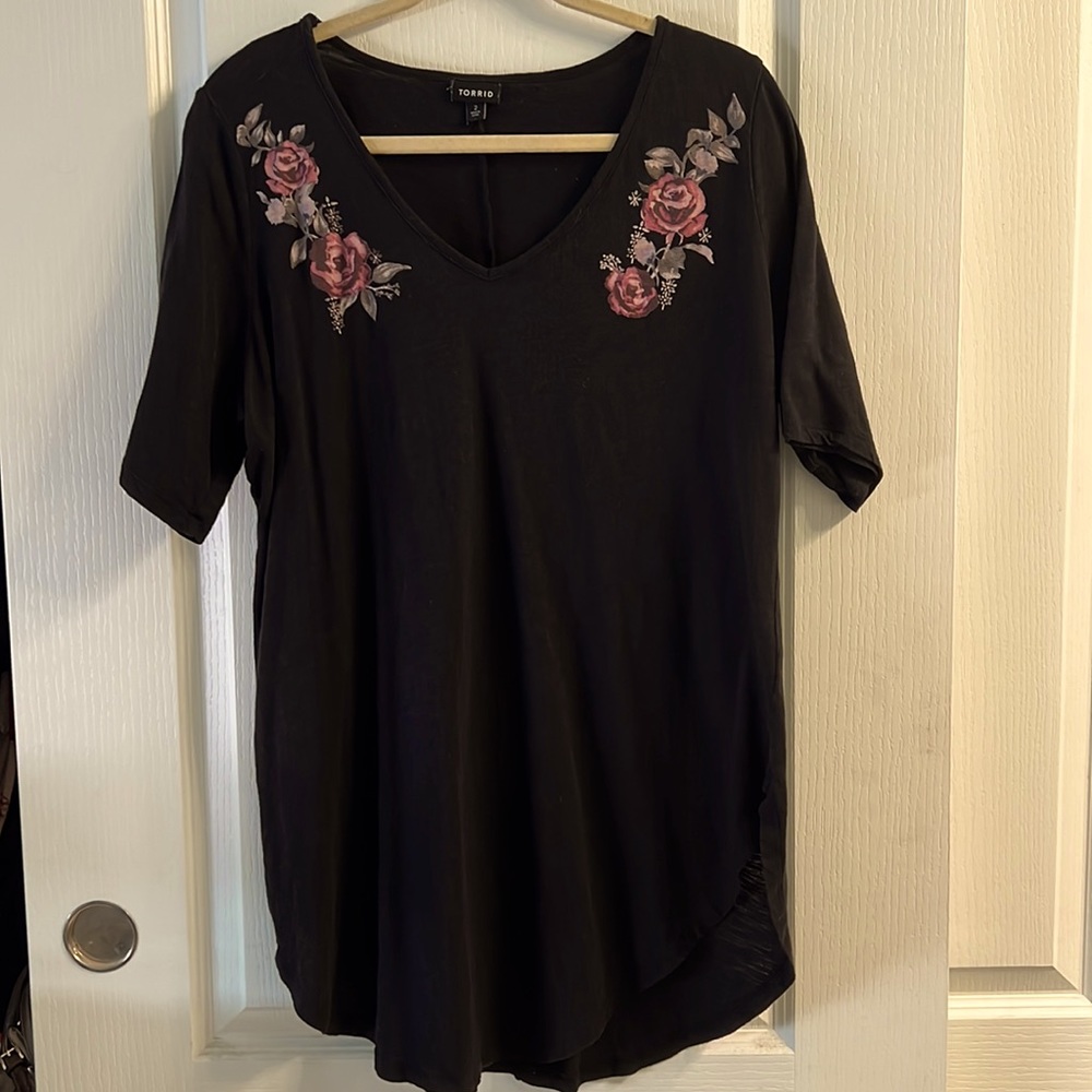 EUC Torrid Shirt Size 2